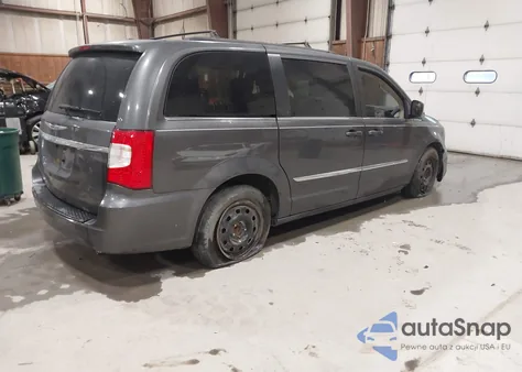 2016 Chrysler Town & Country Touring z USA, uszkodzony, nr VIN 2C4RC1BG1GR141819